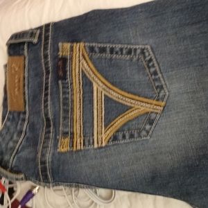 Womens size seven size 32